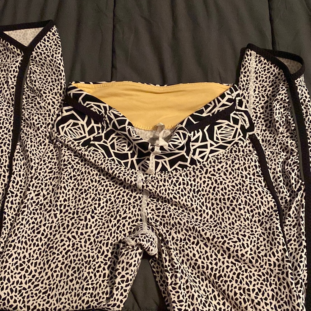 Lulu crop leggings